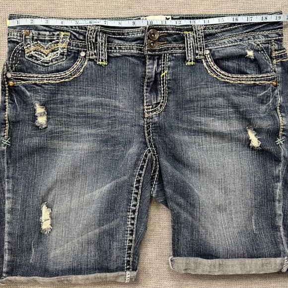 Trademark H Short N Sweet Denim Distressed Bermuda Shorts Size 16 Thick Stitch - Picture 10 of 15